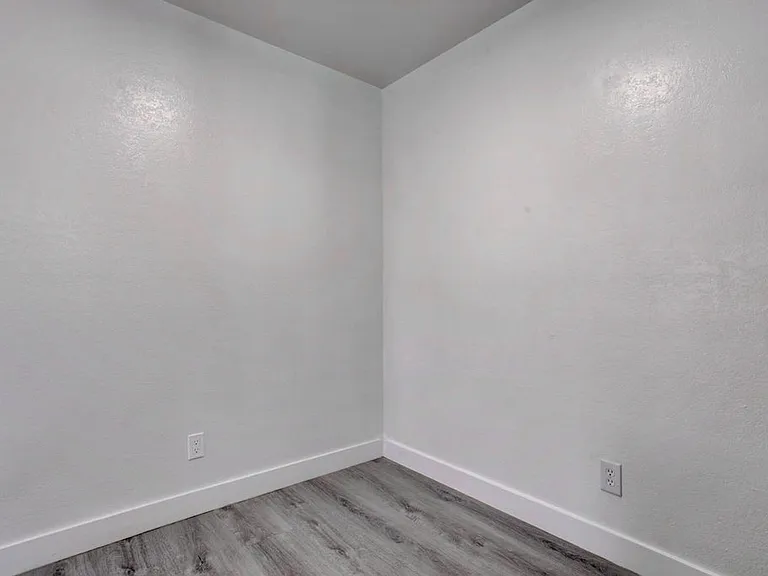 921 Snug Harbor St — Photo 11