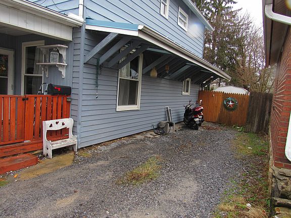 3rd image of 221 Luther Ave