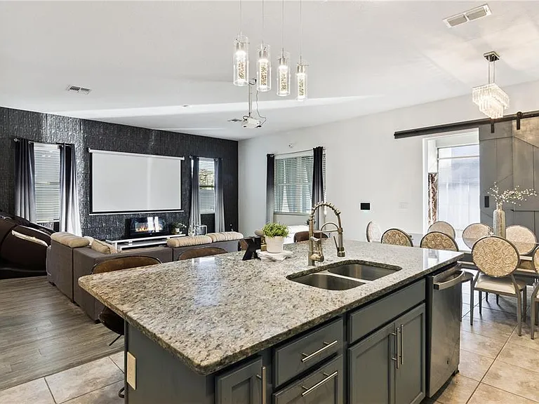 2264 Emerald Springs Dr — Photo 3