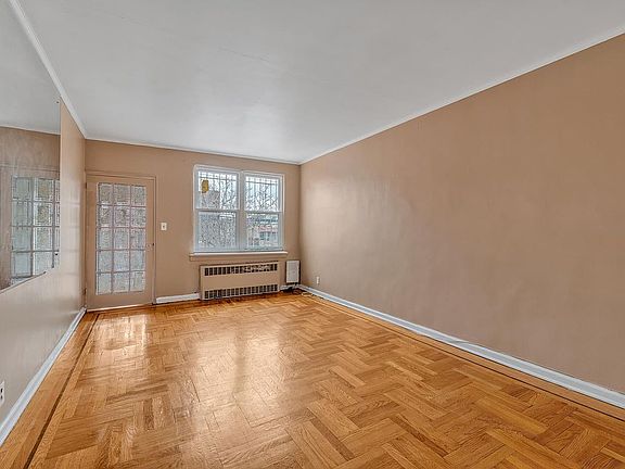 2nd image of 9404 Avenue
