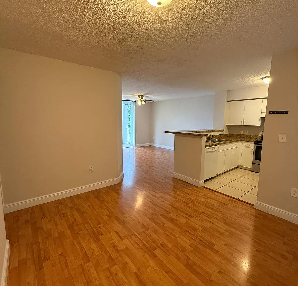 2 bed, 818 sqft, $2,450 — Photo 1