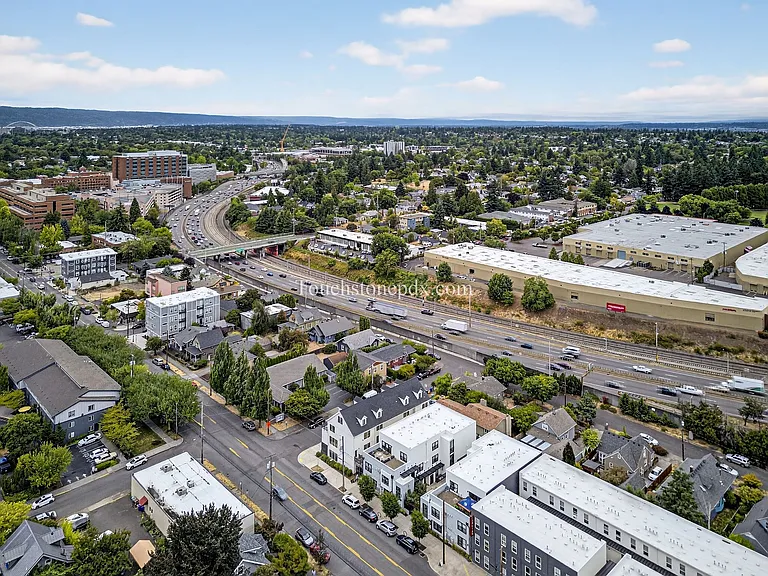 Tabor Terrace — Photo 18