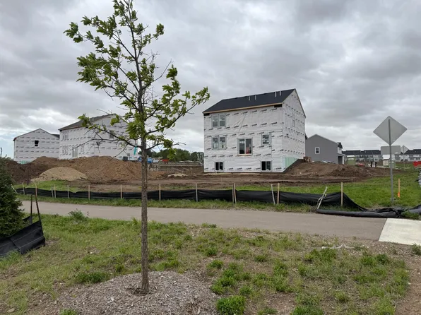 4919 Airlake Dr, Woodbury, MN 55129