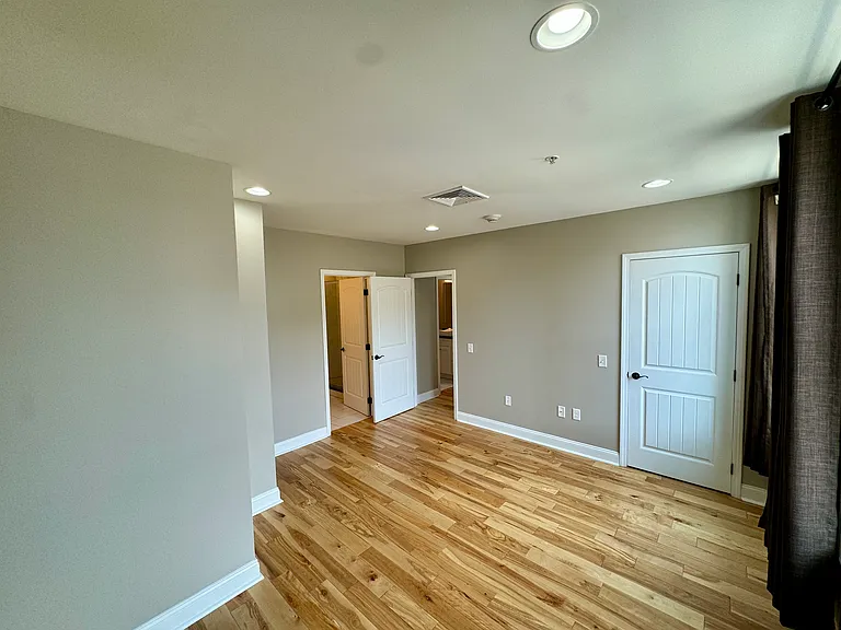 11 W Market St #404 — Photo 12