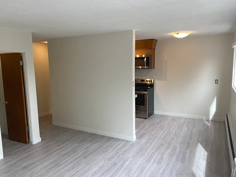 514 12th St E #11 — Photo 22