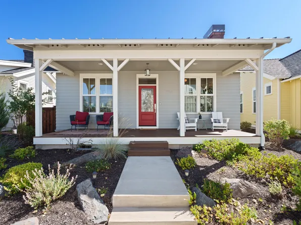 2765 NW High Lakes Loop, Bend, OR 97703