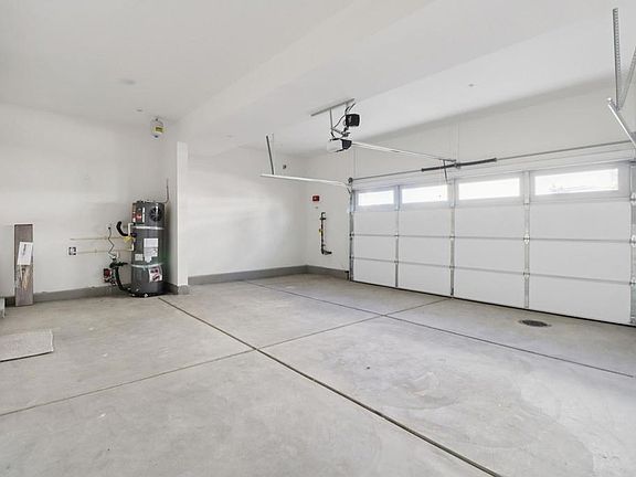 5th image of 201 Palm Rd