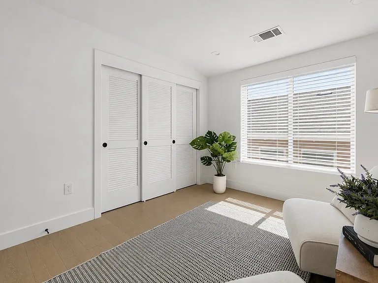 2710 T St #2 — Photo 7