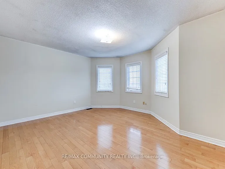 86 Grosbeak Cres — Photo 26