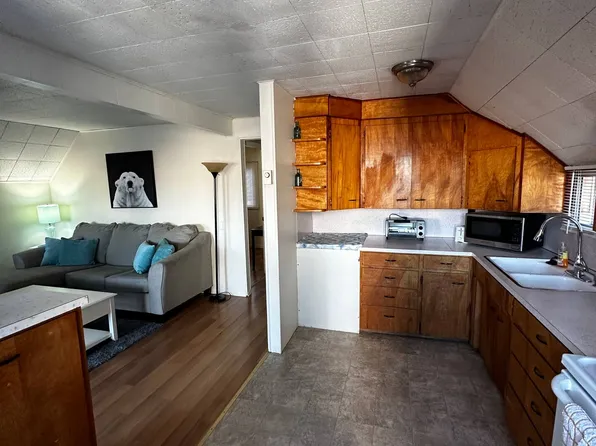 565 565/567 N 2nd St #A, Coos Bay, OR 97420