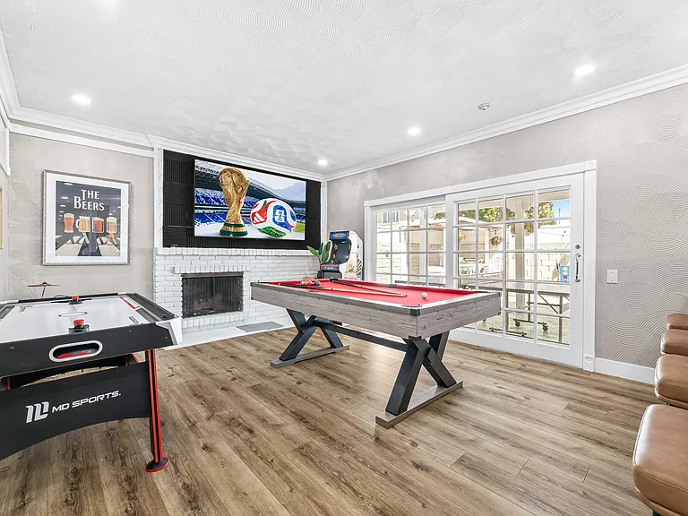 8641 Acapulco Cir — Photo 2