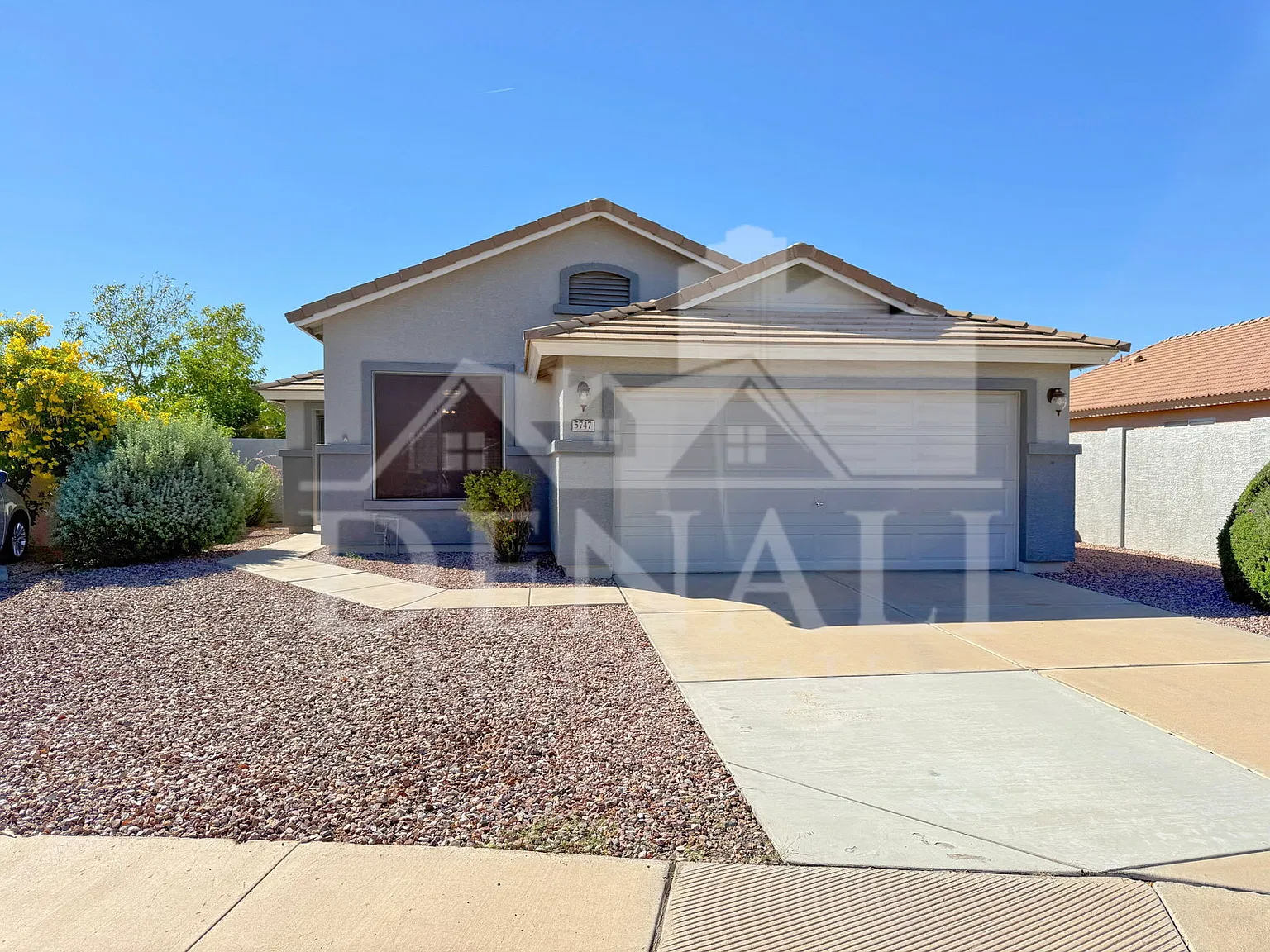 3 bed, 2.0 bath, 1273 sqft, $2,400 — Photo 1