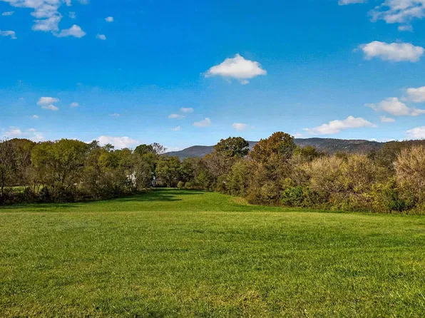 Rinaca Ln, Shenandoah, VA 22849