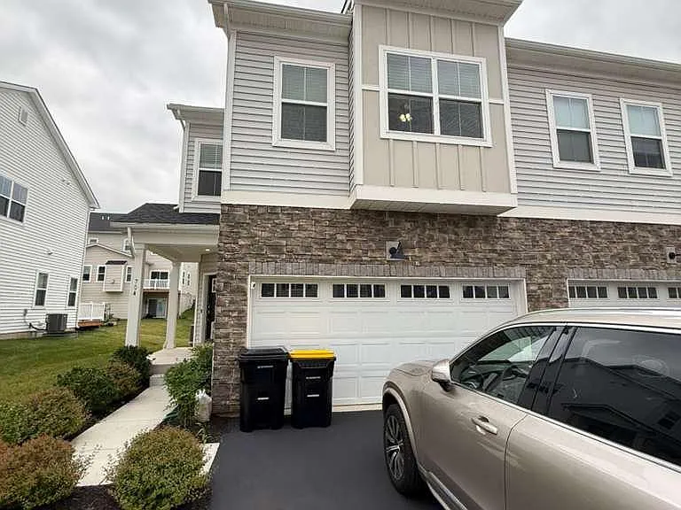 704 Peony Ln — Photo 50