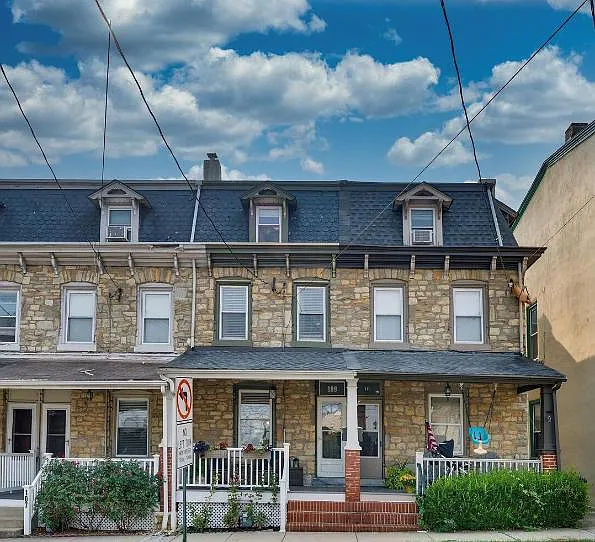 Building Photo - 109 Ford St