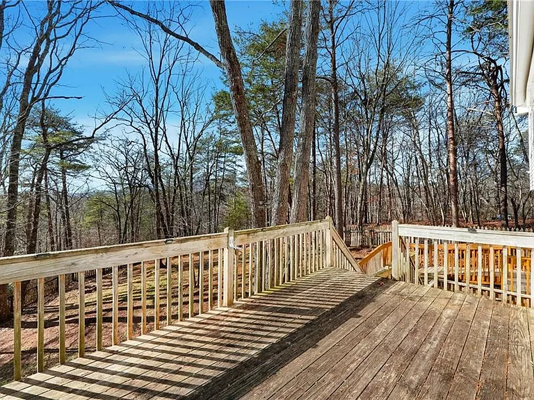 186 Franklin Ct — Photo 22
