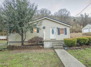 620 E Spring St, Oliver Springs, TN 37840