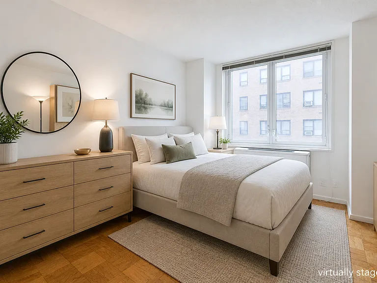 212 E 47th St #7B — Photo 3
