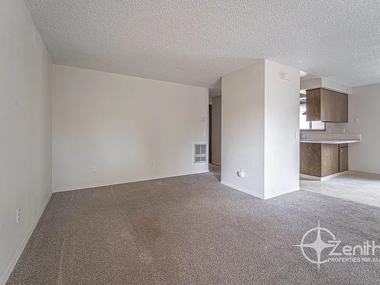 3018 NE 78th Ave — Photo 3