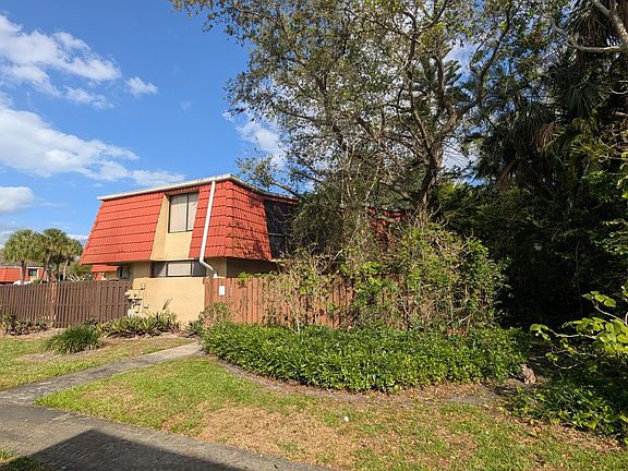 2nd image of 22970 Oxford Place #D