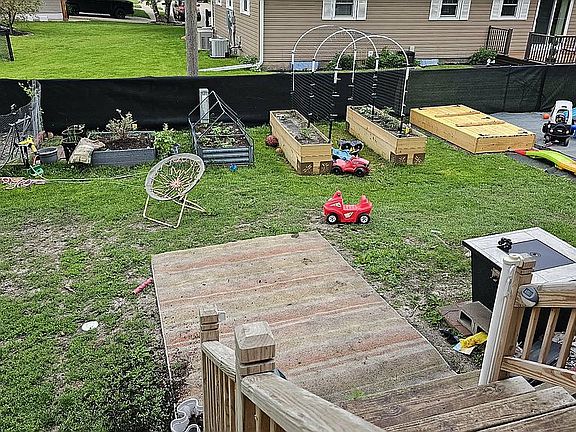 3rd image of 817 Fair Meadow Dr