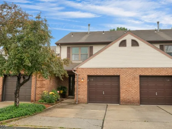 15 Betty Ct, Lebanon Boro, NJ 08833