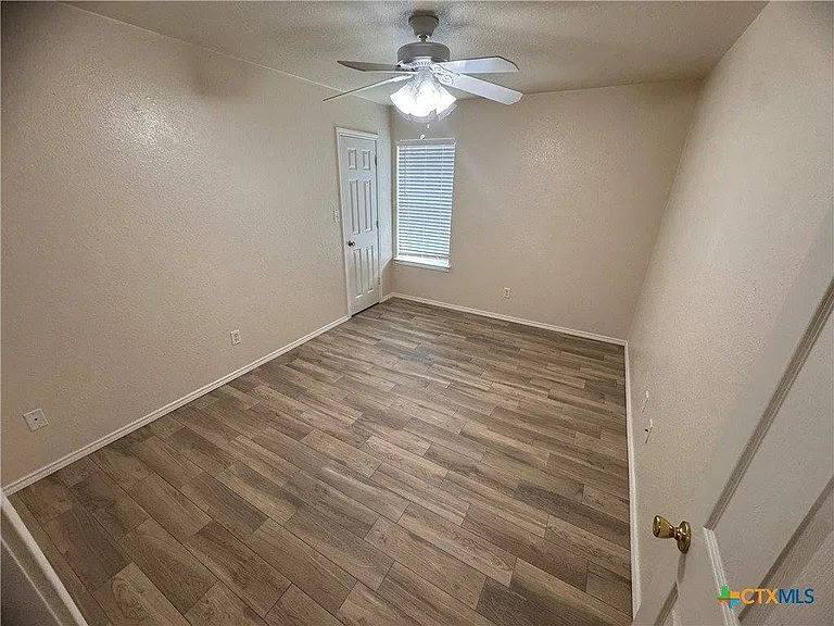 4907 John David Dr #B — Photo 11