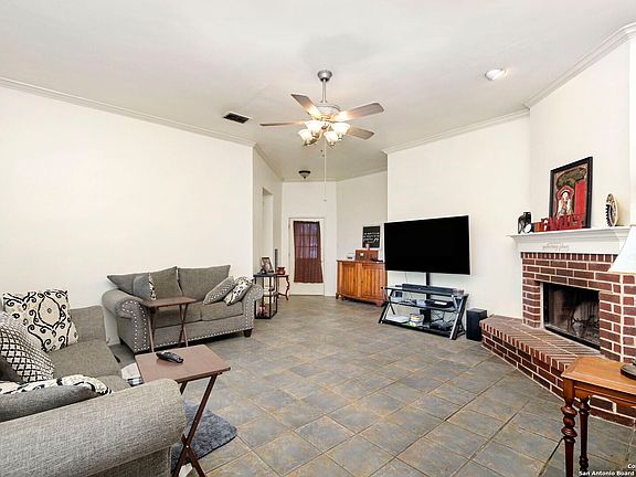 4th image of 210 Cibolo Branch