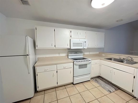 5th image of 4700 SW ARCHER ROAD #D30