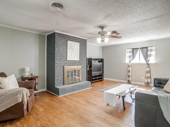 5824 Wessex Ave, Fort Worth, TX 76133