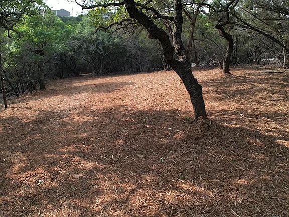 2nd image of 1600 Moerike Rd
