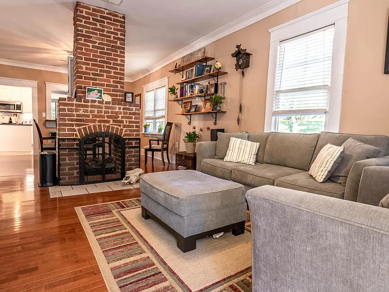 1470 Hardee St NE — Photo 4