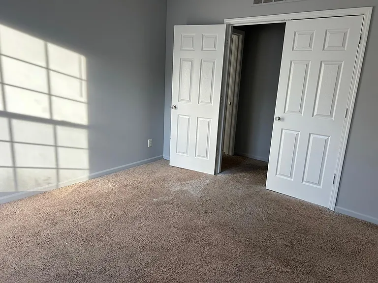 2141 Arcadia Dr — Photo 10