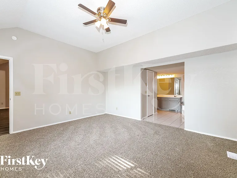 1008 Sennybridge Dr — Photo 12