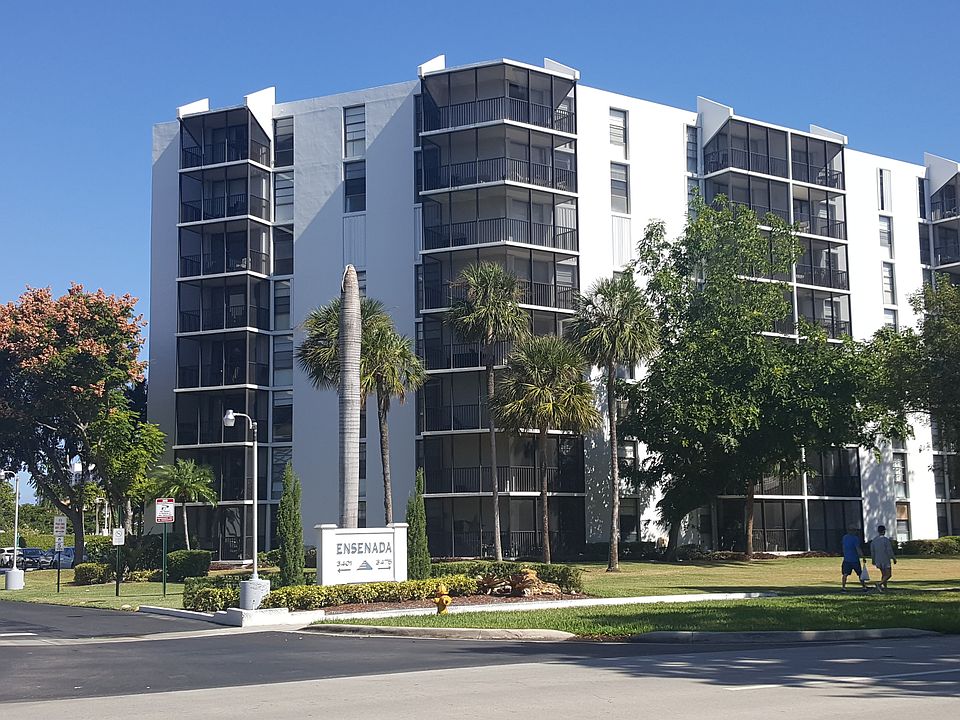 1st image of 3401 N Country Club Dr #4112