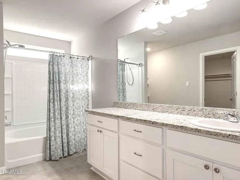 200 S Lakepointe Dr — Photo 16