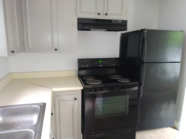 20 Island Ave, Sanford, ME