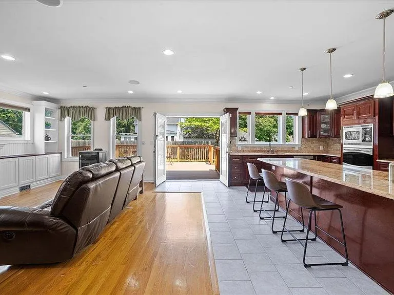 283 Harrison Ave — Photo 8