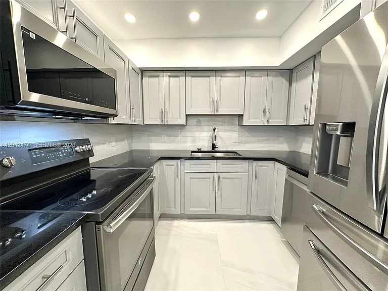 17620 Atlantic Blvd #310 — Photo 7