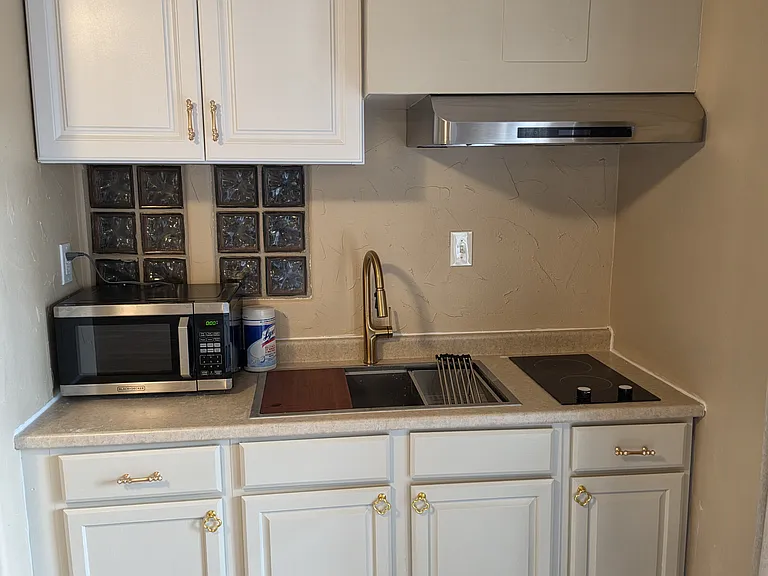Highcroft Dr — Photo 1