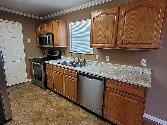 4th image of 7537 Peony Dr