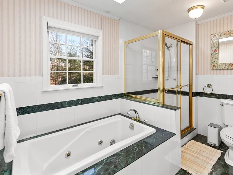 1559 Deerfield Rd — Photo 18