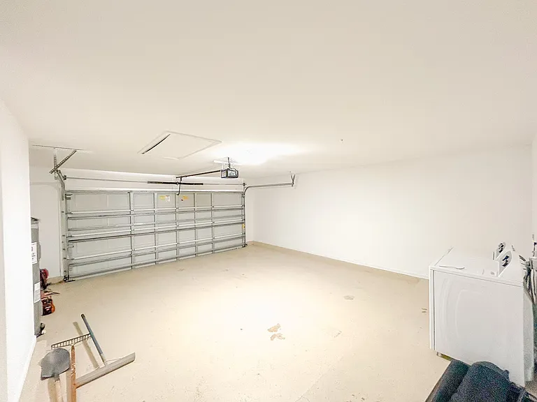 967 SW Aviation Ave — Photo 37