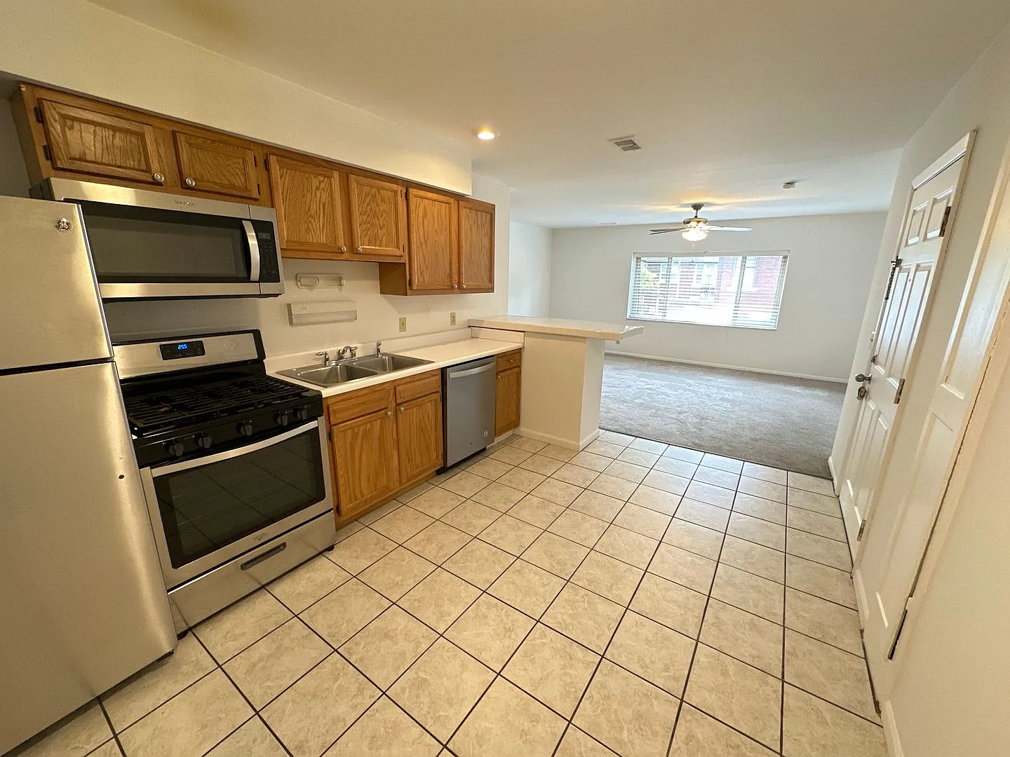 E 15th Ave 325 TPP — Photo 3