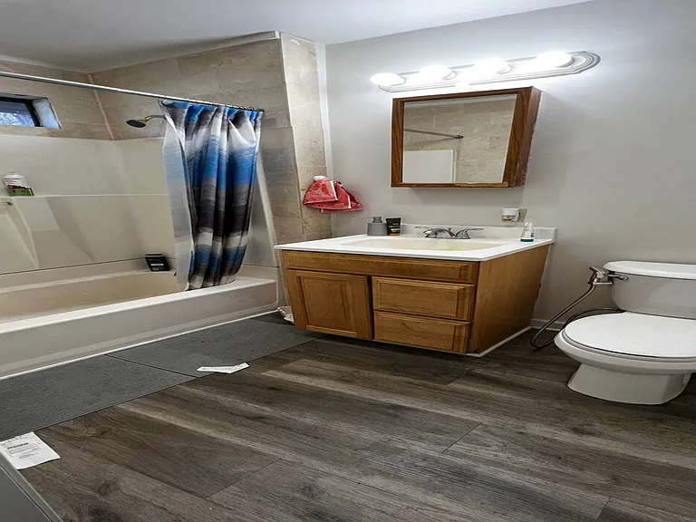 1051 Curran St NW — Photo 14