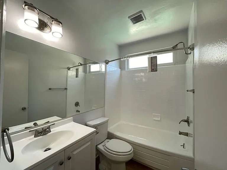 6632 Darby Ave — Photo 14