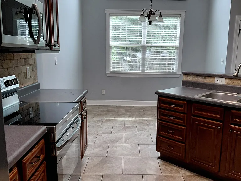 222 Piedmont Ln — Photo 5