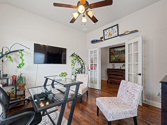 4th image of 1000 Longhorn Dr