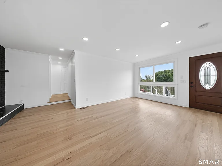 207 Hillcrest Rd — Photo 5