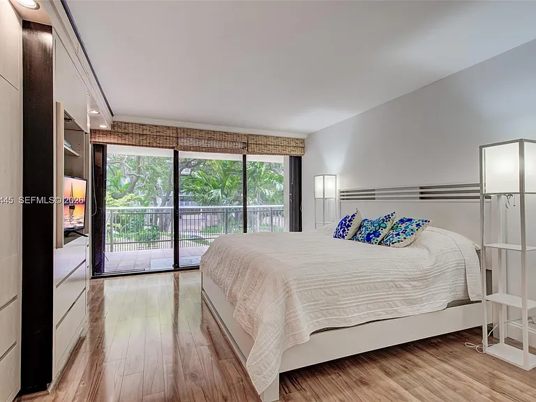 2901 S Bayshore Dr #2G — Photo 9